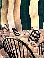 Collage de Joan McCrimmon Hebb représentant des moutons et des chaises entassés